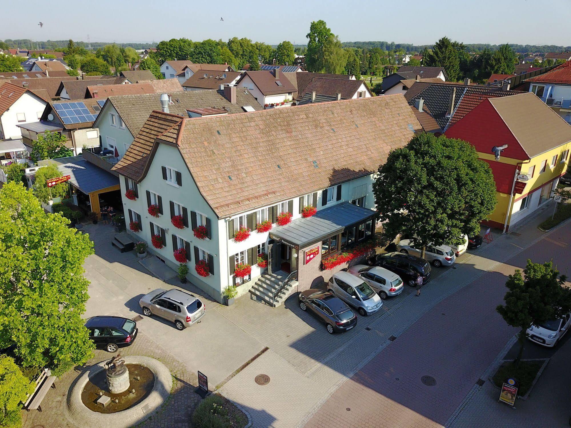 Landgasthof Ochsen Sinzheim Exterior foto